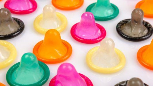 Lanzan un video con artistas de rock para concientizar sobre el uso del preservativo