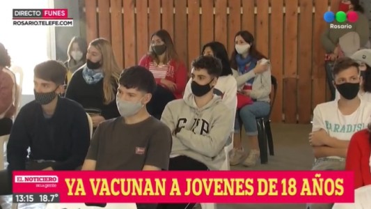 En Funes ya están vacunando a jóvenes de 18 años