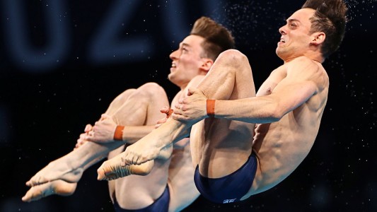 "Me da orgullo decir que soy gay y campeón olímpico", celebró Tom Daley, el clavadista británico