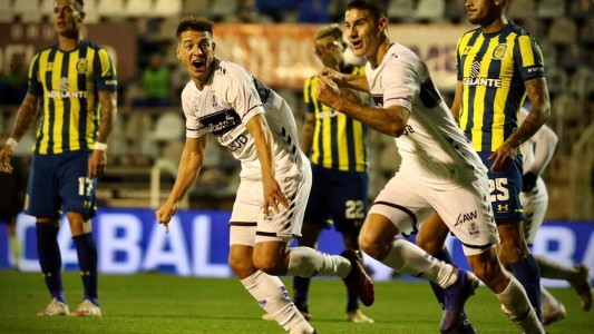 Central jugó mal y perdió con un gol polémico ante Gimnasia