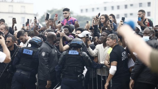 Postales: locura por Messi en París