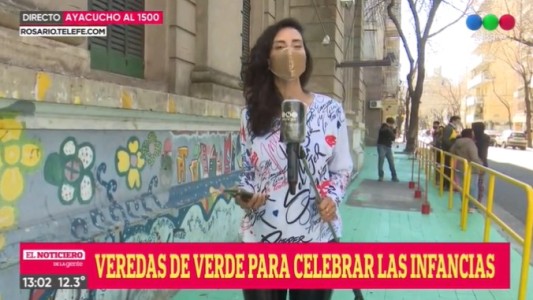 Una escuela pintó las veredas de verde para celebrar la infancia