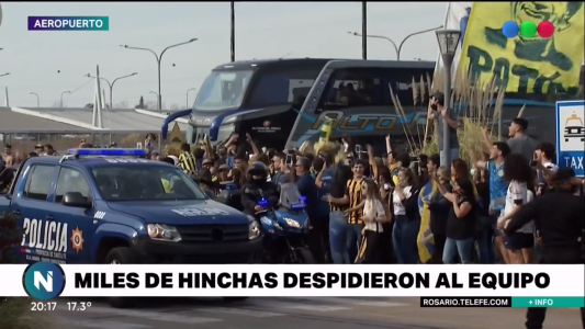 Hinchas de Central se juntaron sin protocolos para despedir a su equipo