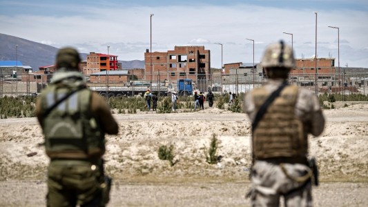 Aumenta cruce ilegal de extranjeros a Chile: temen una crisis migratoria