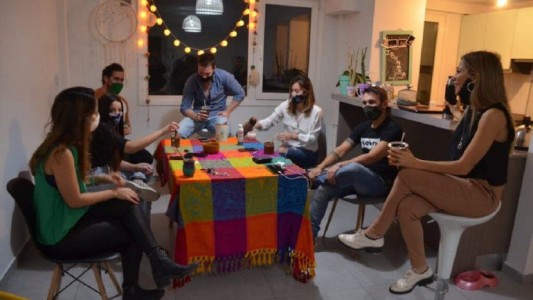 Coronavirus: Perotti habilitó reuniones sociales hasta 20 personas