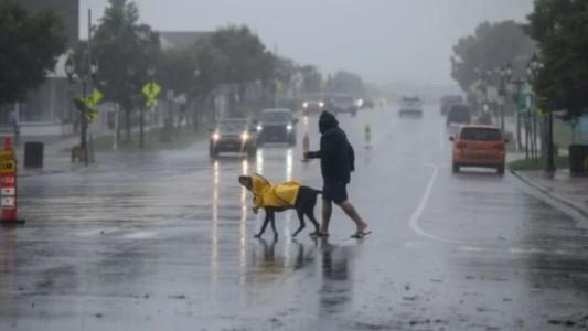 La tormenta tropical Henri dejó a miles de estadounidenses sin electricidad