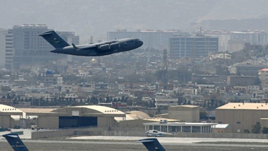 Estados Unidos abandonó Afganistán: el último vuelo de evacuación ya dejó Kabul