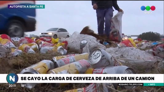 Se cayeron cientos de latas de cerveza en Autopista Rosario-Santa Fe