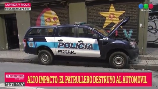 Chocó un móvil de la Policía Federal en Rioja y San Juan
