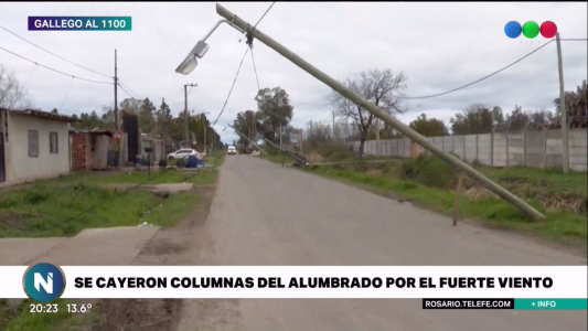 Temporal de viento: cayeron columnas de alumbrado público en la zona oeste