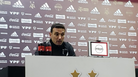 Scaloni: "Messi le está dejando un legado a los futbolistas de la Selección"