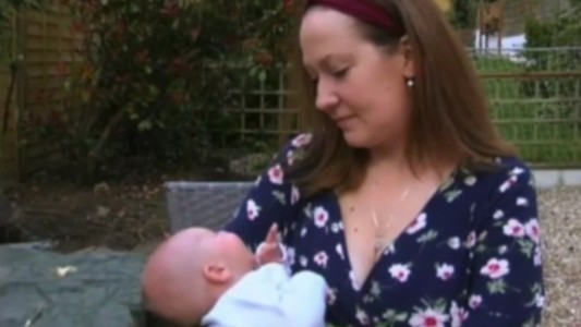 Pidió trabajar menos con rebaja salarial para cuidar a su hija y se lo negaron: ganó el jucio laboral