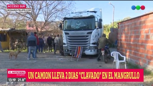 Vecinos del Mangrullo tomaron de rehén al conductor del camión que se atascó el miércoles