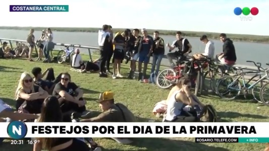 Bienvenida primavera: los parques se colmaron de estudiantes rosarinos