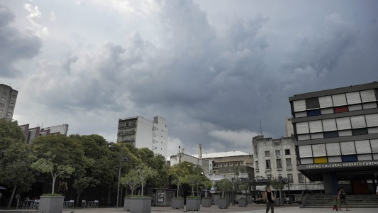La primavera comenzó con viento y cielo nublado en Rosario