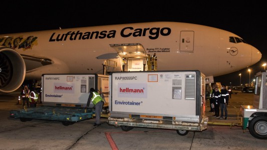 Llegaron al país más de 800.000 vacunas de AstraZeneca donadas por España