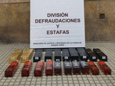 Se gastó más de 200 mil pesos en botellas de whisky: la tarjeta era robada y terminó presa