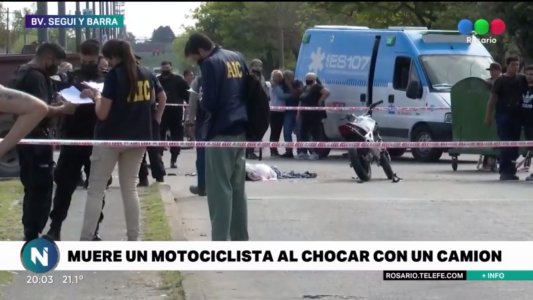 Un joven motociclista murió al impactar contra un camión de carga en zona sudoeste