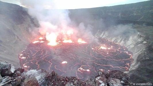 Volcán Kilauea entró en erupción en Hawai pero no amenaza a regiones habitadas