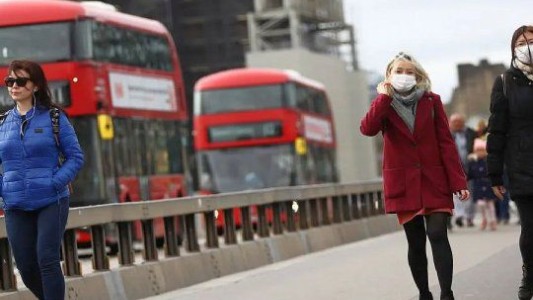 Coronavirus: Reino Unido confirma la aparición de una "descendiente" de la variante Delta