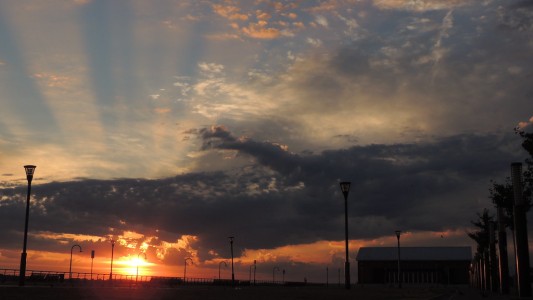 Viernes cálido con temperatura en ascenso e inestable hacia la noche