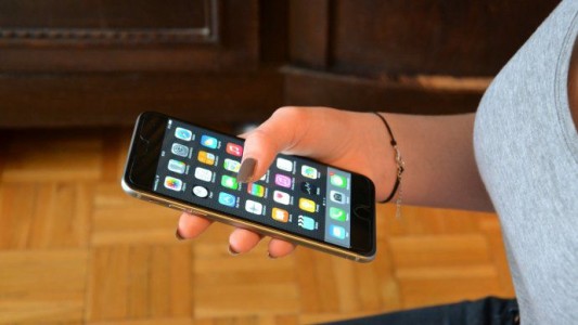 Vuelve a aumentar la tarifa de telefonía y estará 30 puntos arriba de lo autorizado