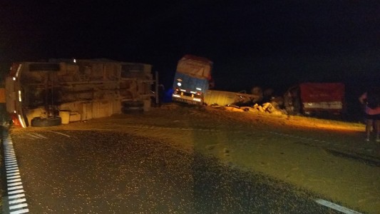 Autopista de la muerte: camionero chocó contra acoplado y perdió la vida