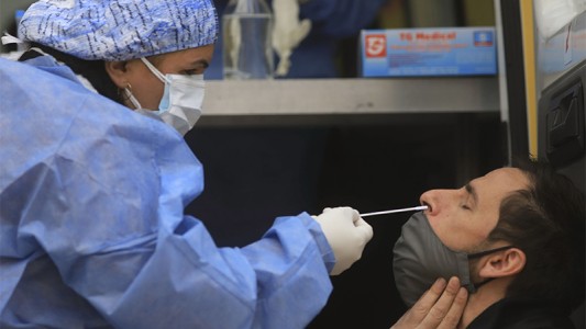 Coronavirus: poco más de 800 nuevos casos y siete muertes en el país