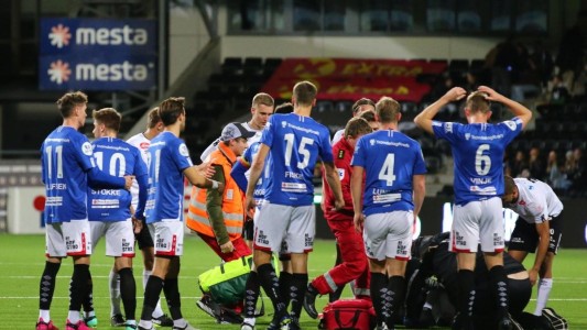 Futbolista se desplomó al sufrir un paro cardíaco en pleno partido en Noruega