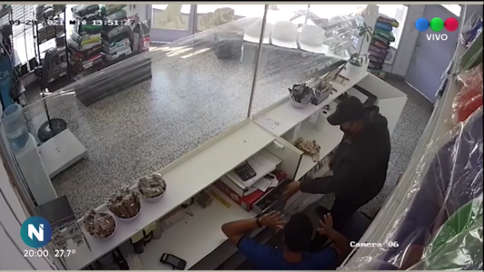 Roban a punta de pistola una veterinaria en San Martín al 5900