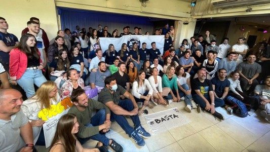 Anita Martinez y Carolina Losada encabezaron un encuentro con jóvenes de Rosario