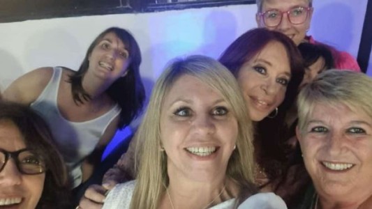 Cristina Fernández de Kirchner reapareció tras las elecciones: participó de una cena de despedida de senadores del Frente de Todos