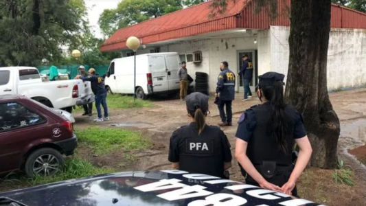 Detuvieron a un agente de la AIC tras un allanamiento en la Brigada de Drogas