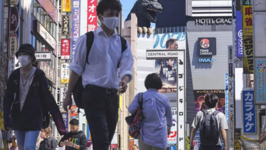 Científicos afirman en Japón que la variante Delta marcha hacia su autoextinción