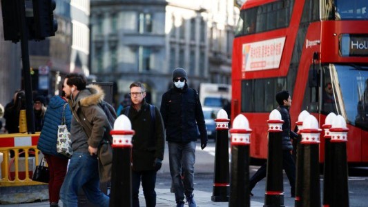 Reino Unido confirmó dos casos de la variante Omicrón