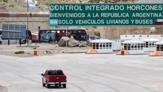 Chile prohíbe el ingreso desde países africanos y pospone la apertura de paso hacia Argentina por la variante Ómicron