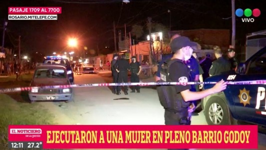 Guerra narco en Rosario: la asesinaron de un tiro en la cabeza en pasillo donde venden droga