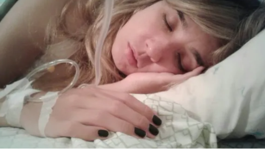 Sufrió el ataque de una patota de mujeres y lleva 10 días de sedación