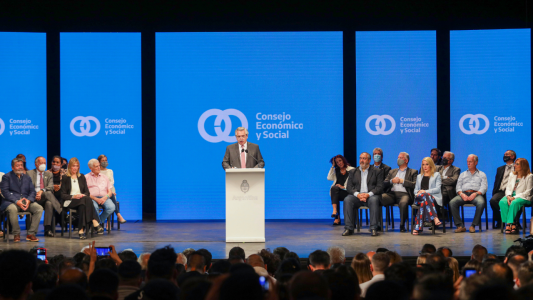 El Gobierno y la Justicia: el Presidente propuso "revisar" la Corte Suprema