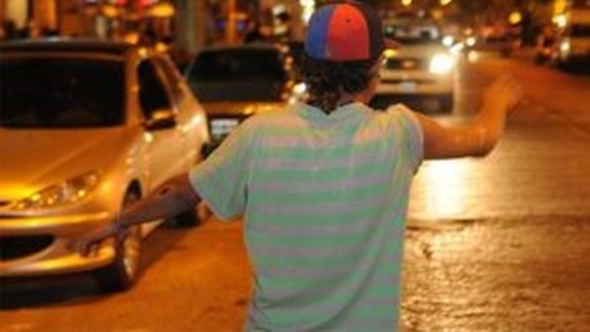 Un "trapito" apuñaló por la espalda a un hombre que se negó a darle dinero