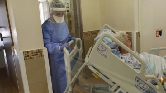 Aplicarán una cuarta dosis al personal sanitario, inmunodeprimidos y mayores de 60 en Israel (1)