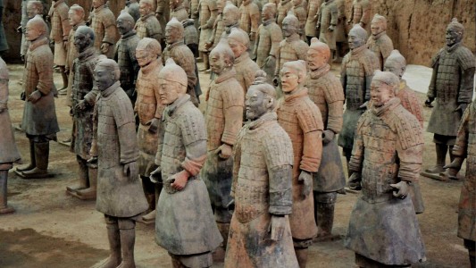China confina la ciudad de los famosos "Guerreros de Terracota"