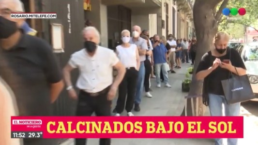 Jubilados hacinados para cobrar el bono de fin de año