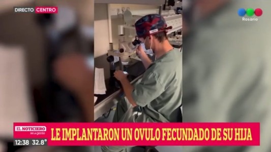 Una mujer está gestando a su futuro nieto