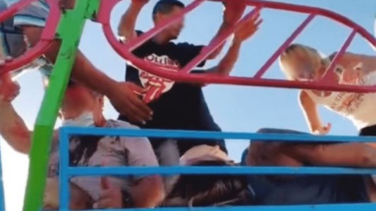 Susto en La Lucila del Mar: descarriló un juego de un parque de diversiones y hay siete heridos