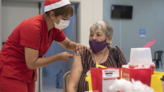 Cuáles son las provincias que ya habilitaron el refuerzo de la vacuna contra el coronavirus a los cuatro meses