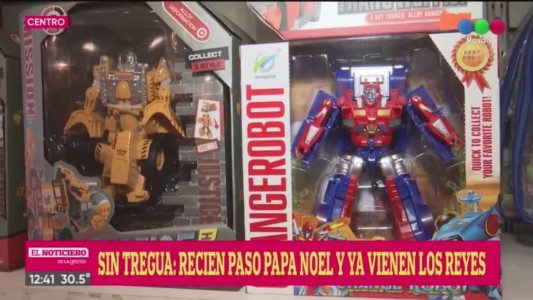 Niños y comerciantes a la espera de los Reyes Magos