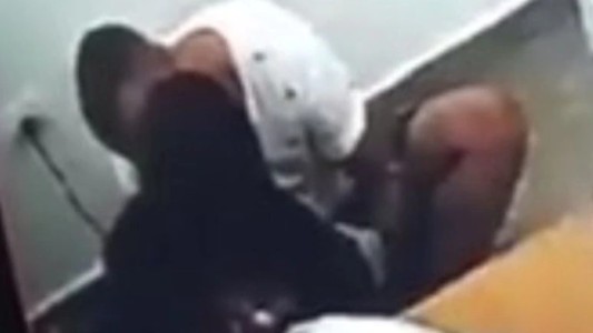 Una jueza a los besos con un preso condenado a perpetua