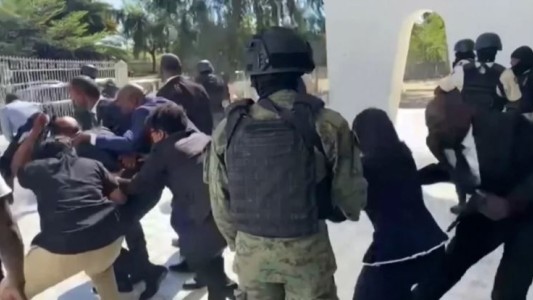 Video: el momento en el que intentaron asesinar al primer ministro de Haití