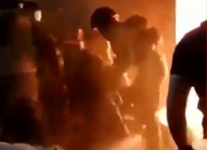 Jujuy: un prófugo atrincherado encendió una garrafa contra la policía